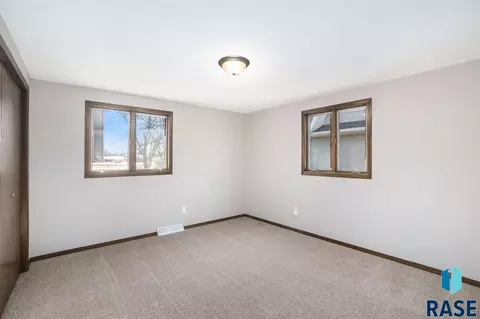 201 E State St, Marion, SD 57043 photo 16