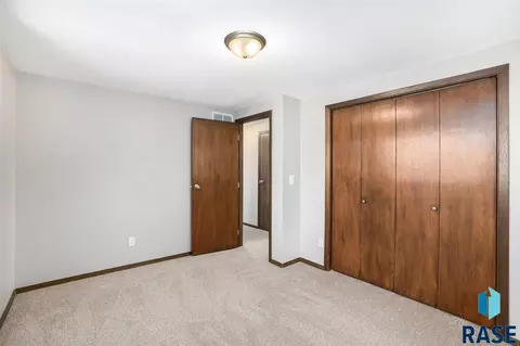 201 E State St, Marion, SD 57043 photo 15