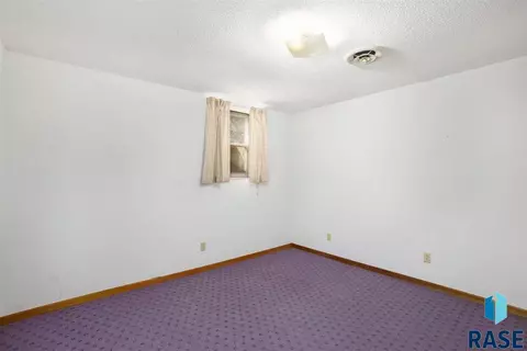 201 E State St, Marion, SD 57043 photo 21