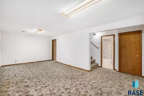201 E State St, Marion, SD 57043 photo 18