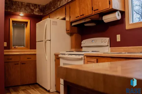 618 S Main St, Canton, SD 57013 photo 12
