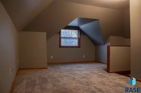 618 S Main St, Canton, SD 57013 photo 2