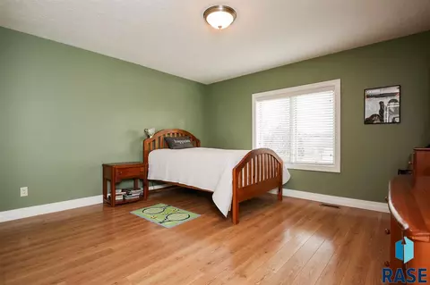 301 E Pinehurst Dr, Sioux Falls, SD 57108 photo 18