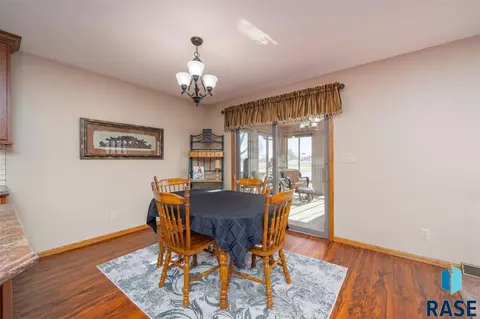 3721 E Oak St, Sioux Falls, SD 57103 photo 6