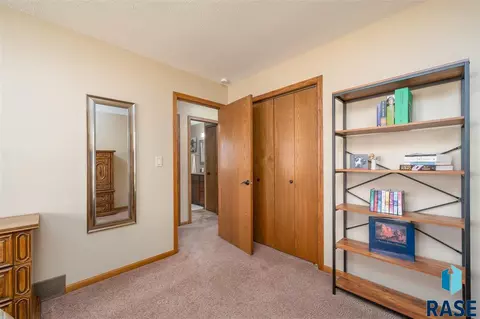 3721 E Oak St, Sioux Falls, SD 57103 photo 17