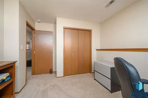3721 E Oak St, Sioux Falls, SD 57103 photo 21