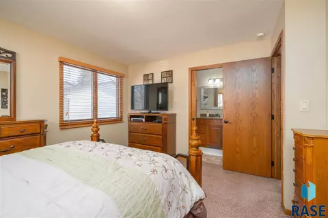3721 E Oak St, Sioux Falls, SD 57103 photo 13