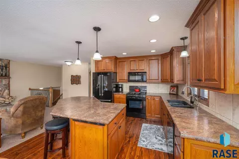 3721 E Oak St, Sioux Falls, SD 57103 photo 4