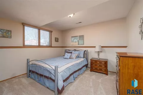 3721 E Oak St, Sioux Falls, SD 57103 photo 22