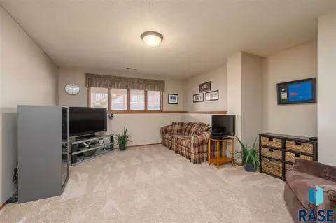 3721 E Oak St, Sioux Falls, SD 57103 photo 25