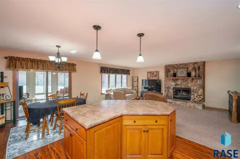 3721 E Oak St, Sioux Falls, SD 57103 photo 5