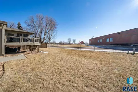 3721 E Oak St, Sioux Falls, SD 57103 photo 32