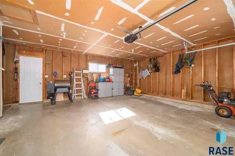 3721 E Oak St, Sioux Falls, SD 57103 photo 29