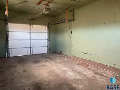 914 E 6th St, Freeman, SD 57029 photo 28