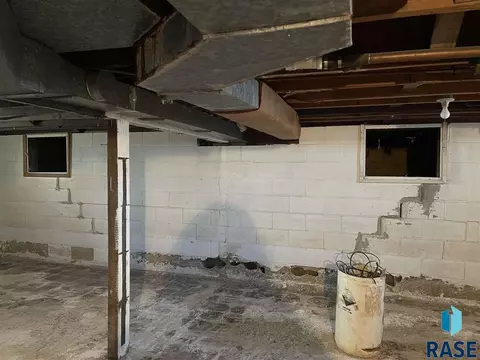 914 E 6th St, Freeman, SD 57029 photo 31