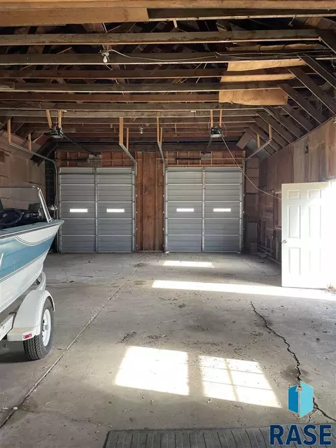 914 E 6th St, Freeman, SD 57029 photo 35