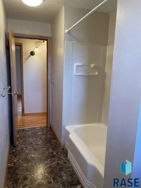 914 E 6th St, Freeman, SD 57029 photo 27