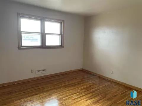 914 E 6th St, Freeman, SD 57029 photo 20