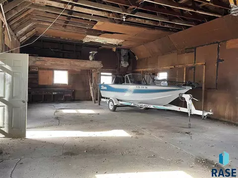 914 E 6th St, Freeman, SD 57029 photo 36