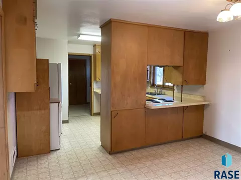 914 E 6th St, Freeman, SD 57029 photo 6