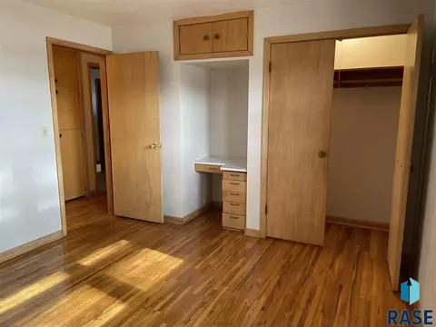 914 E 6th St, Freeman, SD 57029 photo 21
