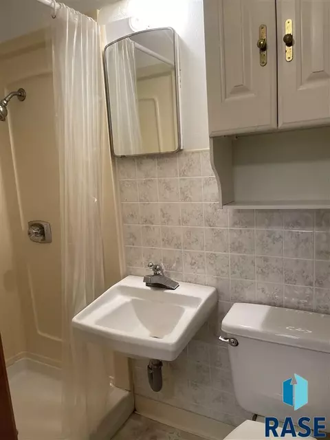 914 E 6th St, Freeman, SD 57029 photo 16