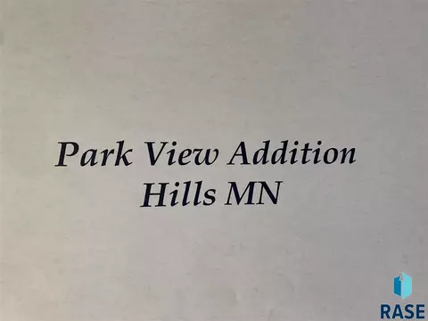 S Rebecca Ave, Hills, MN 56138
