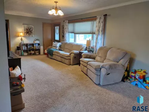 322 E 9th St, Miller, SD 57362 photo 3