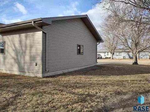 322 E 9th St, Miller, SD 57362 photo 27