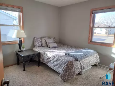 322 E 9th St, Miller, SD 57362 photo 12