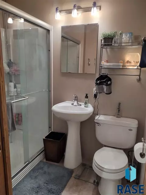 322 E 9th St, Miller, SD 57362 photo 11