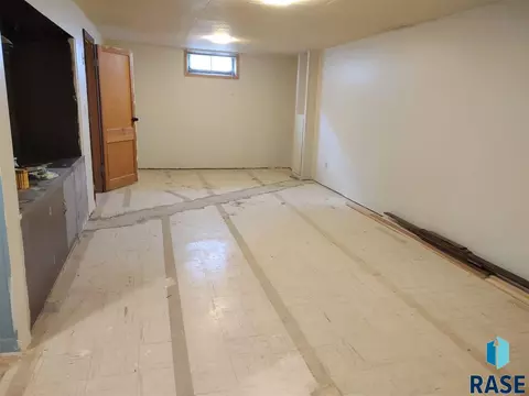 322 E 9th St, Miller, SD 57362 photo 15