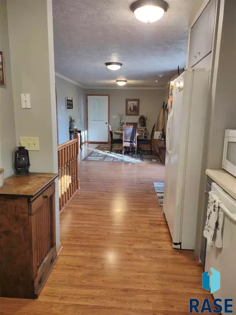 322 E 9th St, Miller, SD 57362 photo 7
