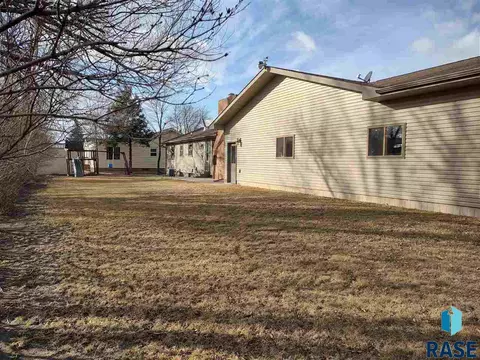 322 E 9th St, Miller, SD 57362 photo 26