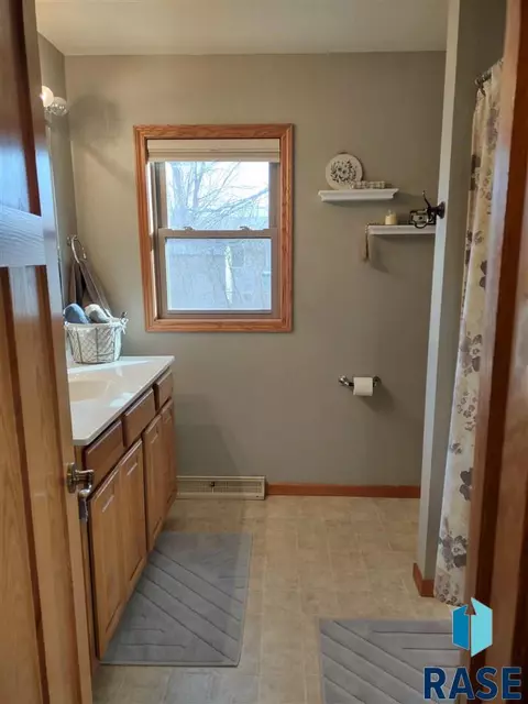322 E 9th St, Miller, SD 57362 photo 14