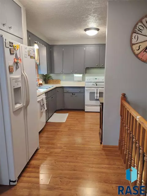 322 E 9th St, Miller, SD 57362 photo 6