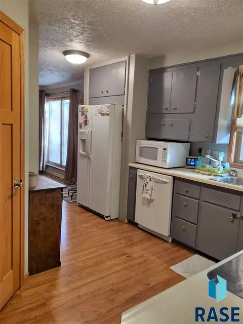 322 E 9th St, Miller, SD 57362 photo 9