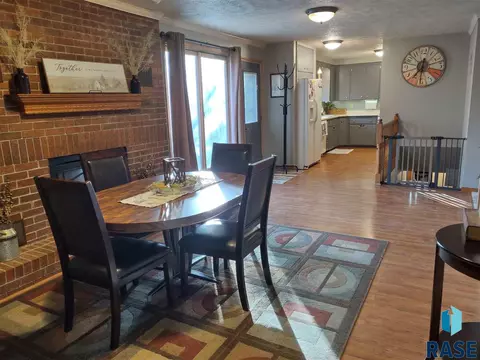 322 E 9th St, Miller, SD 57362 photo 5
