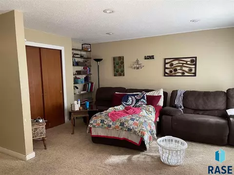 300 E State St, Marion, SD 57043 photo 7