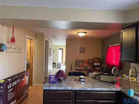 300 E State St, Marion, SD 57043 photo 5