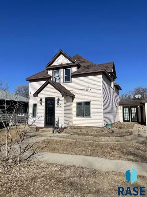 300 E State St, Marion, SD 57043 photo 1