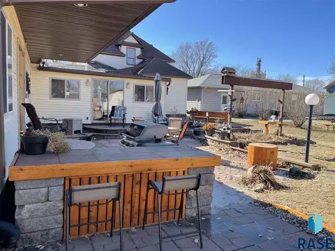 300 E State St, Marion, SD 57043 photo 28