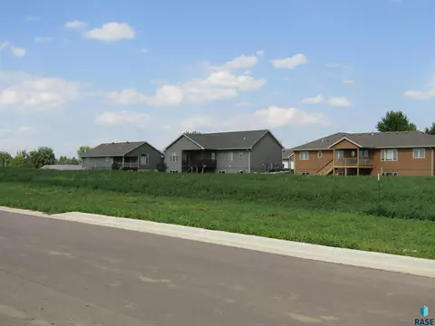 Benjamin St, Humboldt, SD 57035 photo 3