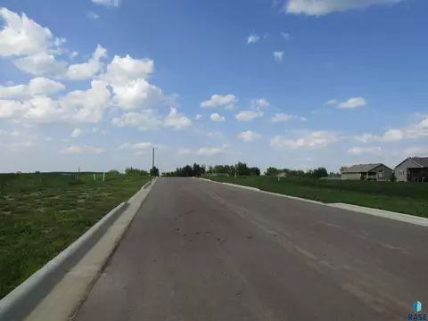 Benjamin St, Humboldt, SD 57035 photo 2