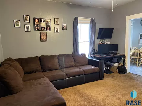 815 W Hanson Ave, Mitchell, SD 57301 photo 3