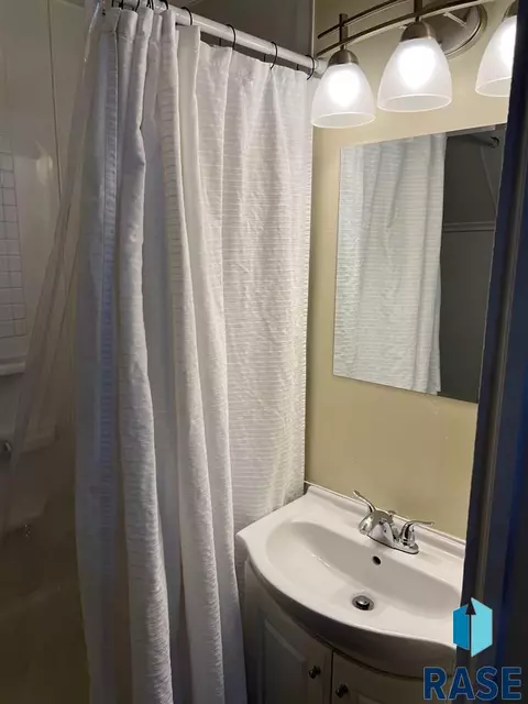 815 W Hanson Ave, Mitchell, SD 57301 photo 15