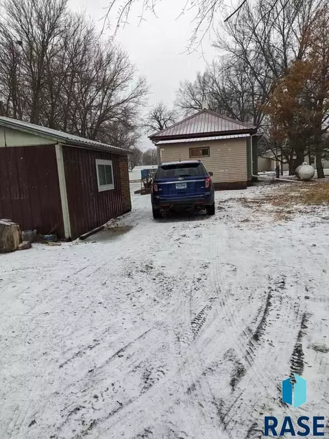 306 N Washington Ave, Viborg, SD 57070 photo 5