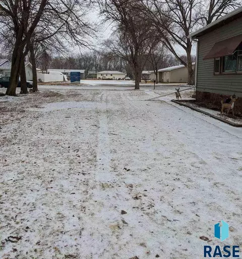 306 N Washington Ave, Viborg, SD 57070 photo 6