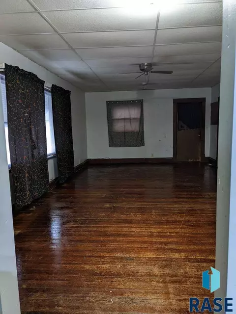 306 N Washington Ave, Viborg, SD 57070 photo 2