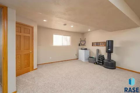 2001 S Purdue Ave, Sioux Falls, SD 57106 photo 18